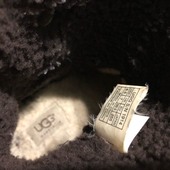 UGG 'Bellvue II' Leather Boot. - Picture 8 of 9